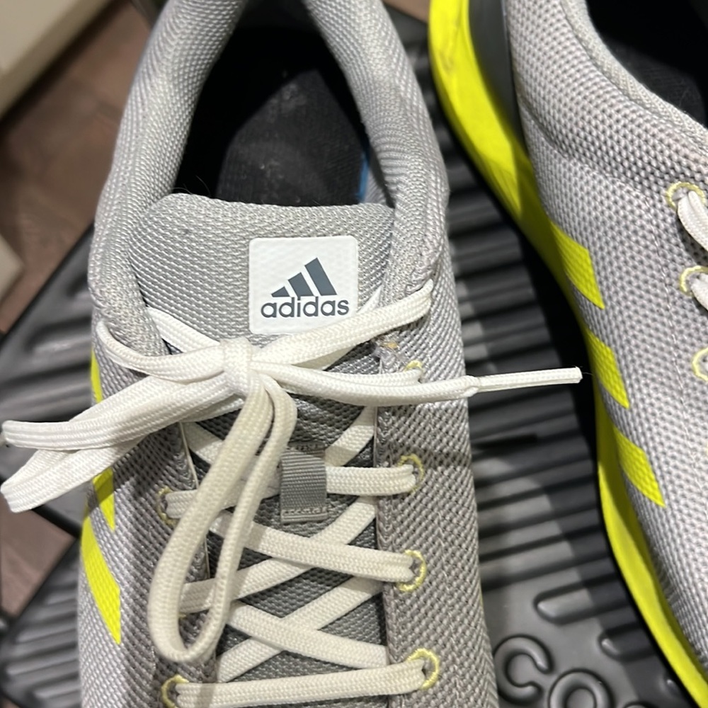 Running shoes - Picture 3 of 5
